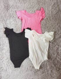 BODY PARA NIÑA ROSADO CON DETALLES MULTICOLOR – ESTILO CASUAL Y CÓMODO